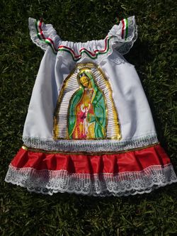 Bestido mexicanos con la imagen de Guadalupe