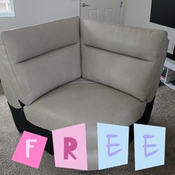 FREE!! NEW THICK HQ LEATHER CORNER CHAISE/SEATTER