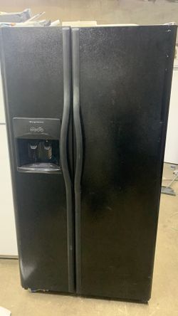 Black fridgidaire side by side 2 door refrigerator