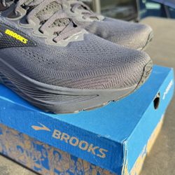 New Brooks Ghost 17 Size 11.5 Men