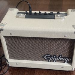 Epiphone STUDIO ACOUSTIC 15C Solid State Guitar Amps