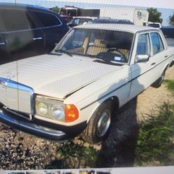 FOR PARTS A 1982 MERCEDES BENZ 240D DIESEL ENGINE AUTO TRANS