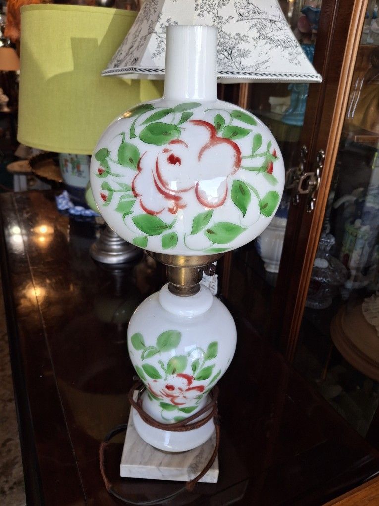 REALLY NEAT LOOKING ANTIQUE DOUBLE GLASS TABLE LAMP WORKS GREAT