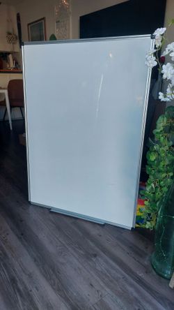 Large Magnetic White Board