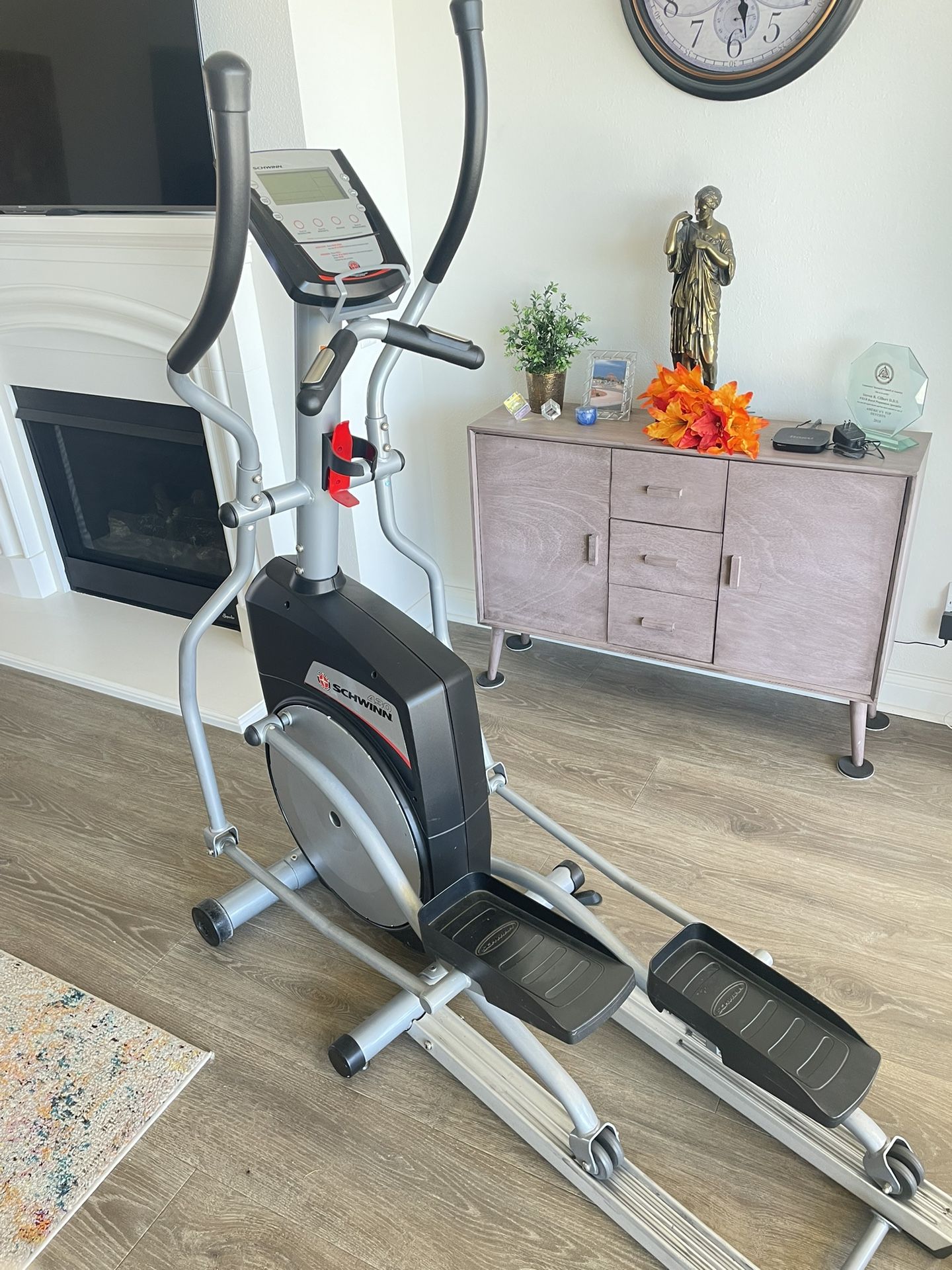 Schwinn elliptical trainer
