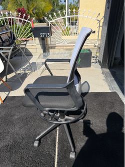 Ergonomic Mesh Back office task chairs