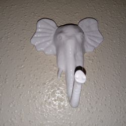 1   Elephant Head Towel Holders 