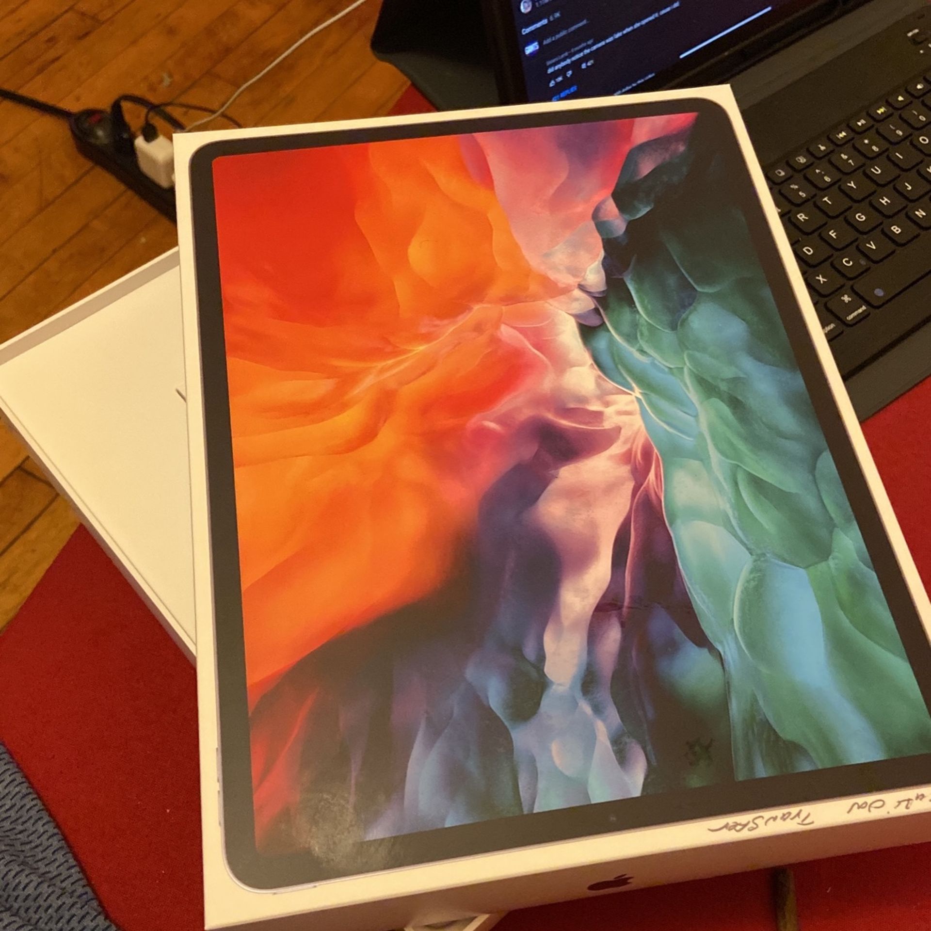 iPad Pro 12.9 2020 (2 Weeks) Old