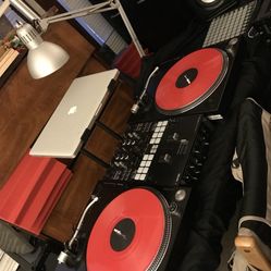 Pioneers djm s9 with plx1000 scrarch set up