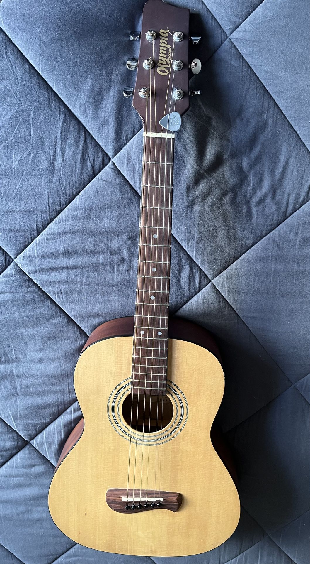 3/4 Size Olympia OP 2 acoustic Guitar