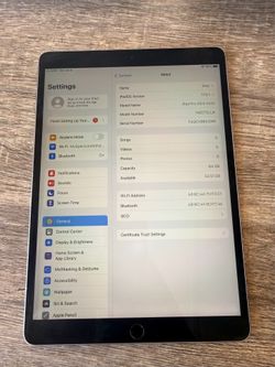 Apple iPad Pro Space Gray 10.5" 64GB Wi-Fi Touch Tablet MQDT2LL/A A1701