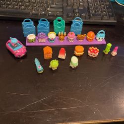 Small assortment of Shopkins