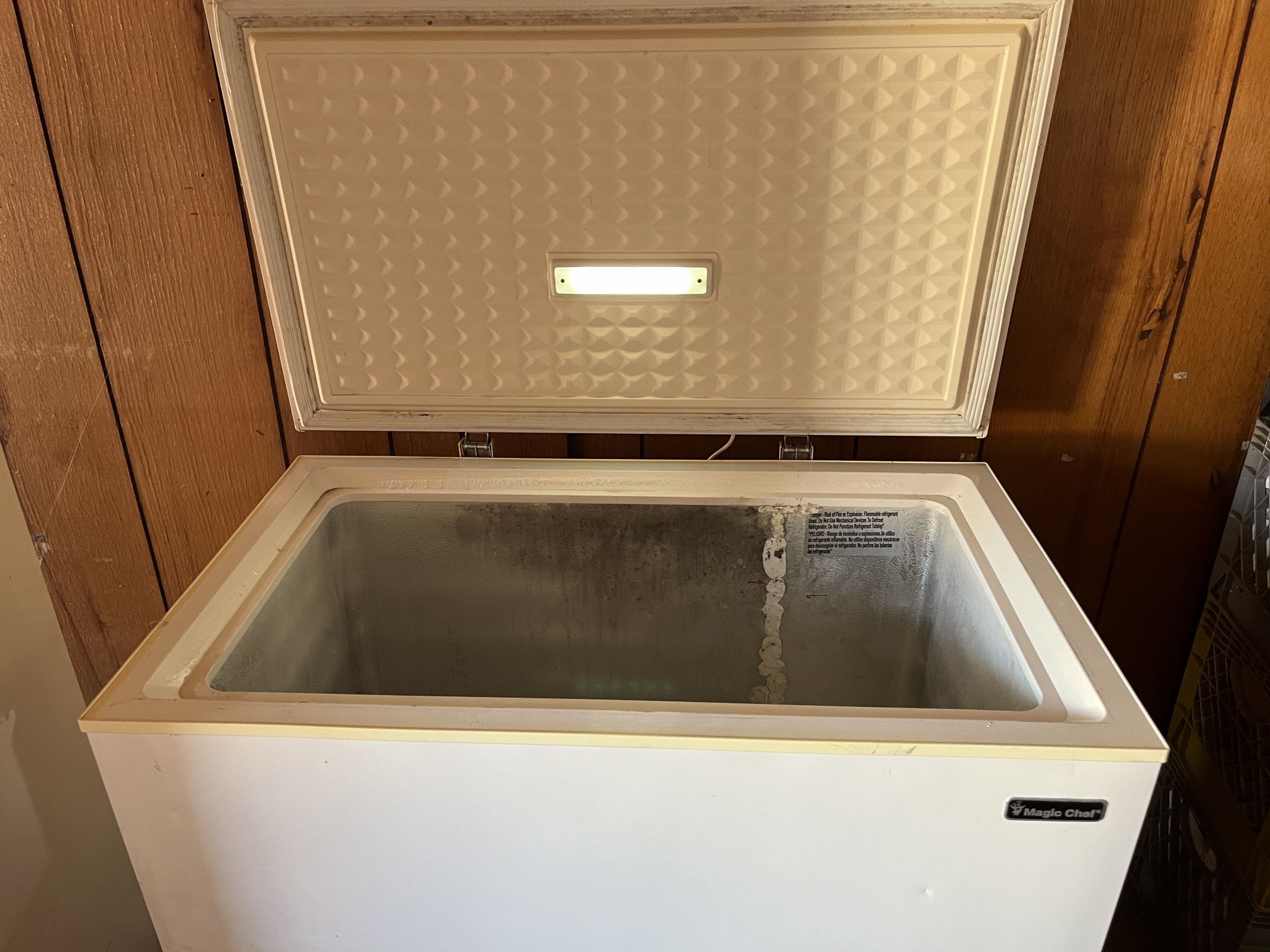 Chest Freezer 7.0 cu. ft. in White Magic Chef
