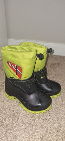 Kids Snow Boots Green and Black size 25 EU/ US 8.5-9