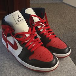 Air Jordan 1 Mid Alternate Bred Toe