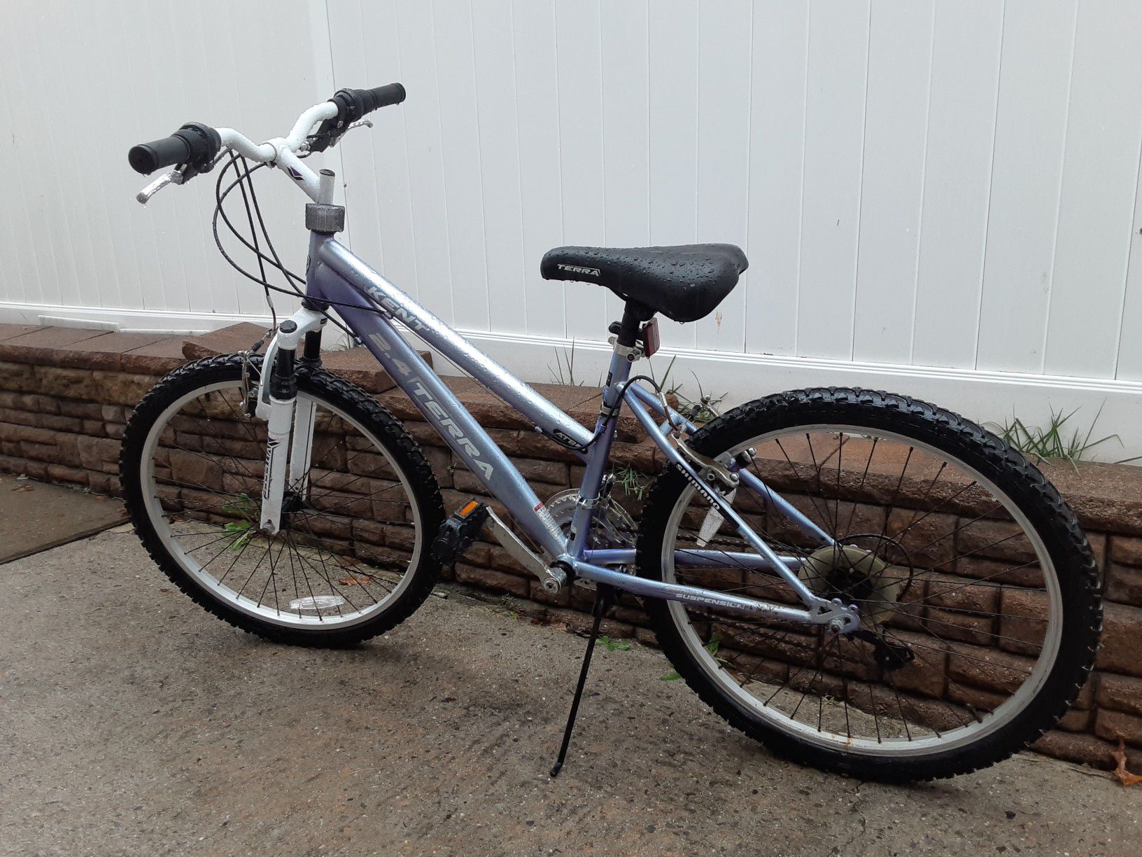 KENT MOUNTAIN BIKE 21 SPEED 24 INCH WHEELS READY FOR RIDING