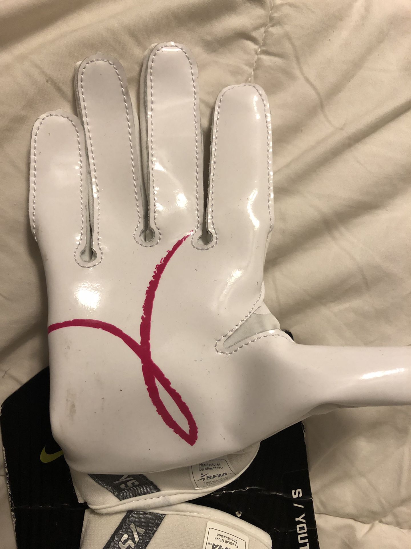 Supreme/Nike red football gloves (Stock x verified authentic) for Sale in  Pembroke Park, FL - OfferUp