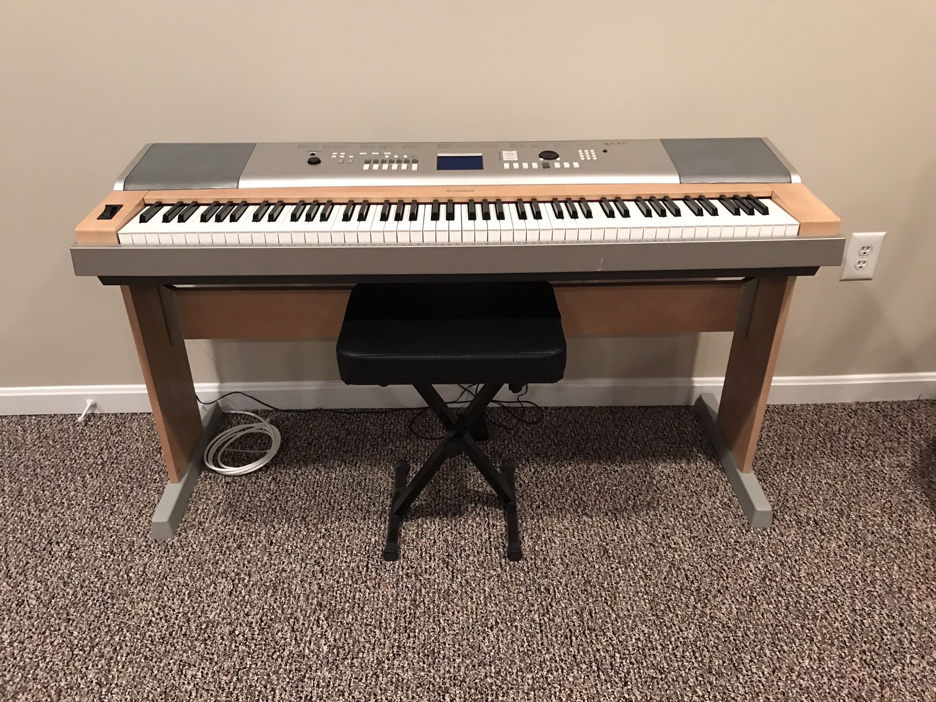 Yamaha YPG-625 Digital Piano with matching Bench