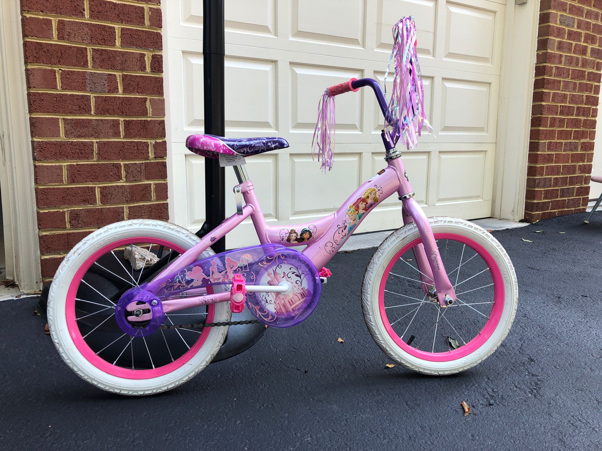 Huffy Disney Princess Bike 16” (with basket and training wheels)
