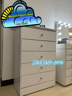 Five drawer dresser white compressed diamond knob chest