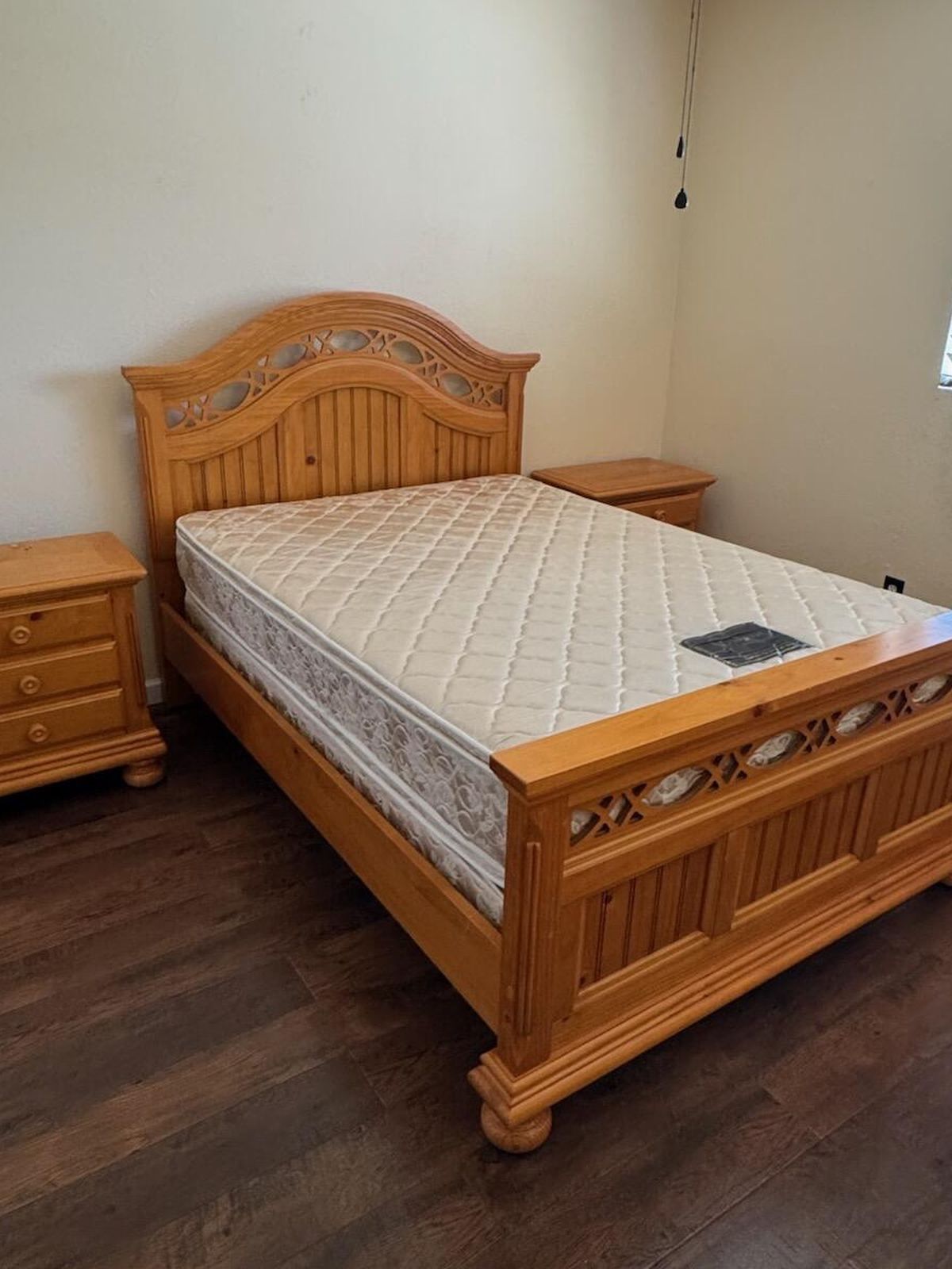 Full Queen Bed Set Only