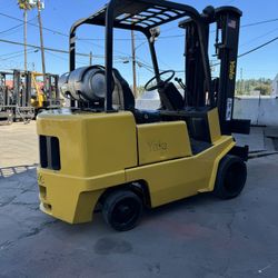 Forklift 