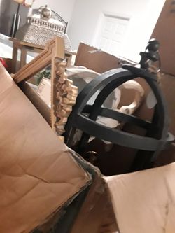 Lots Decor Like New In Spring Hill