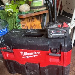 Milwaukee, vacuum and battery