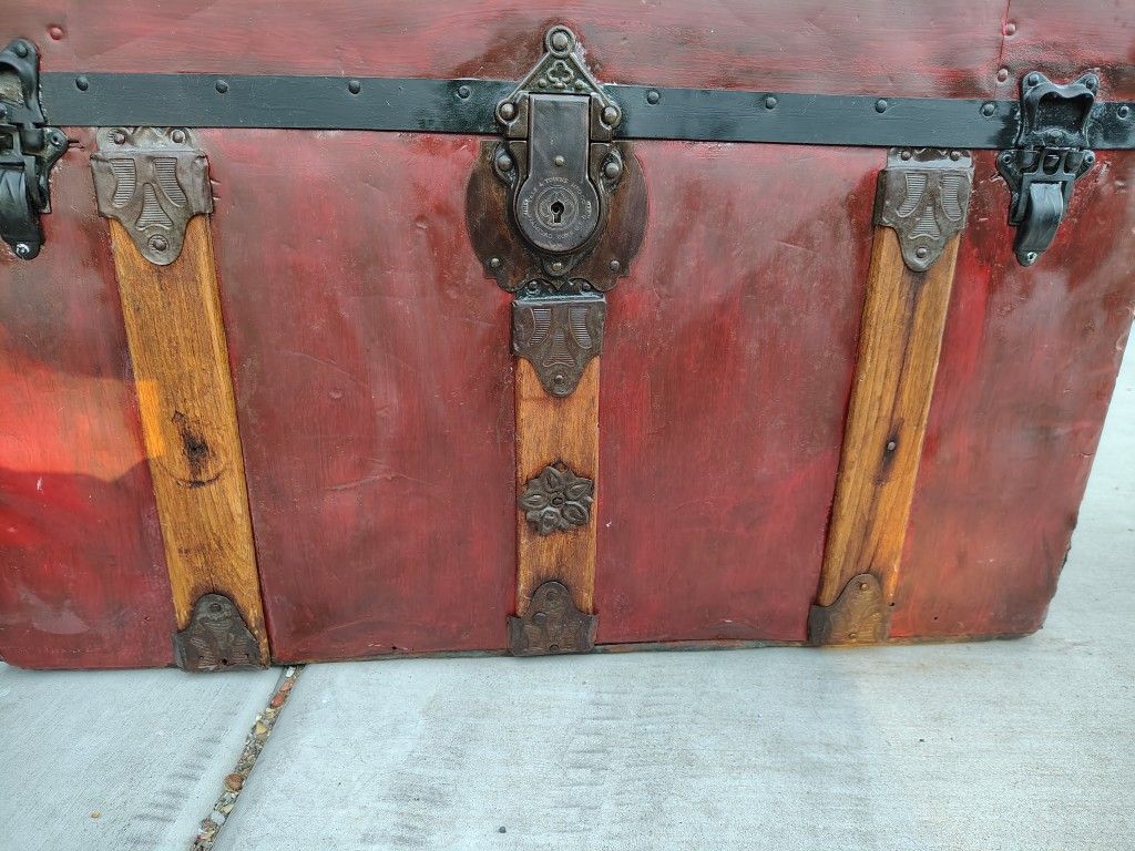 1920 S Chest