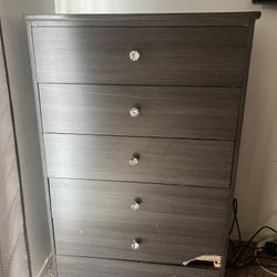 Dresser (5 Drawers)