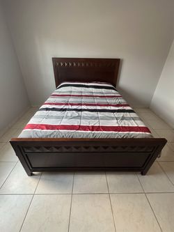 Queen Bedroom Set (Mattress and Box Sold Separately)
