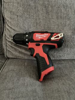 Milwaukee M12 3/8” Drill