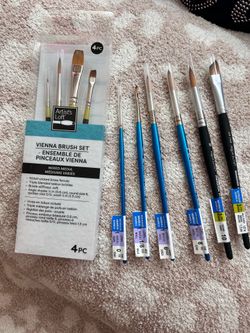 Lot of Professional Artist’s Paint Brushes