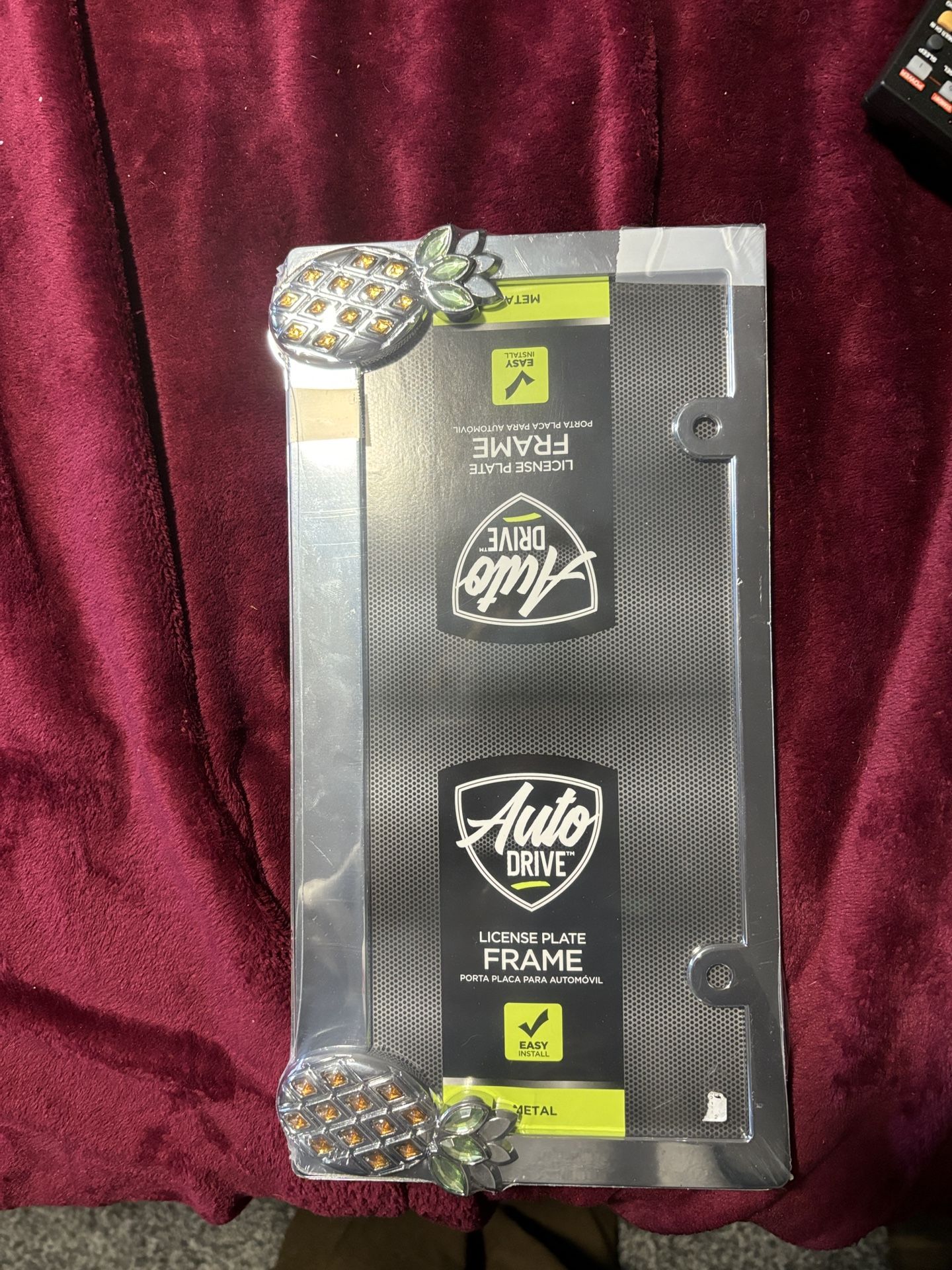 Metal Pineapple Lovers Universal License Plate Frame