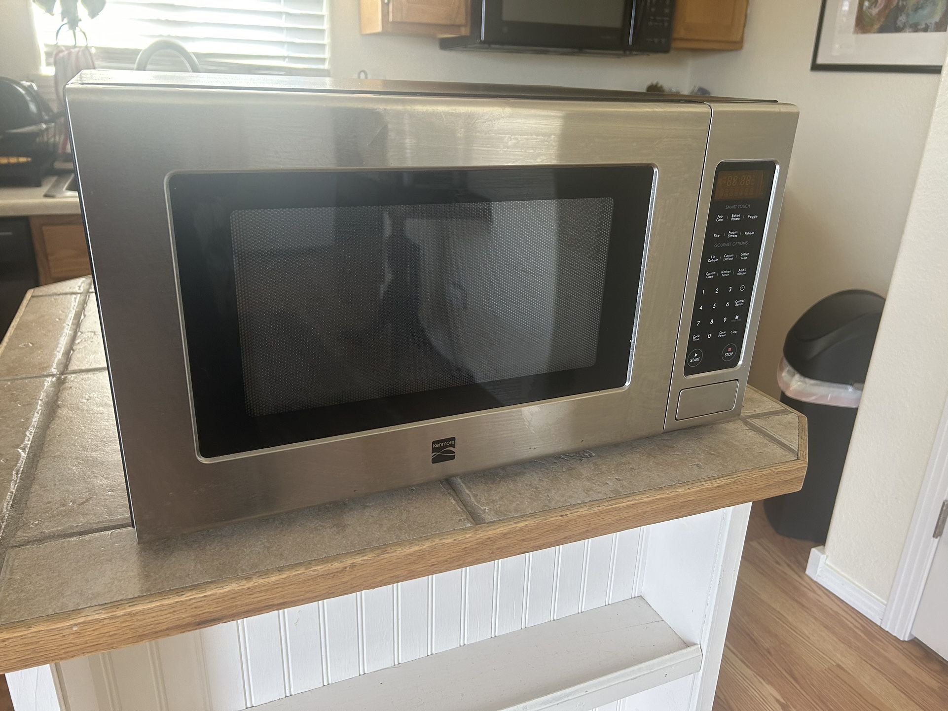 Kenmore Countertop Microwave Oven