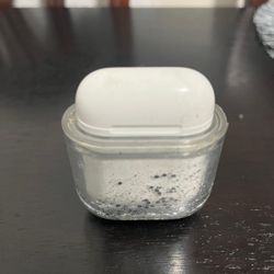 Apple airpords charging case used /estuche de carga 2nd generation!!