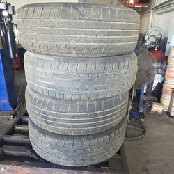 Tire 255/60R19