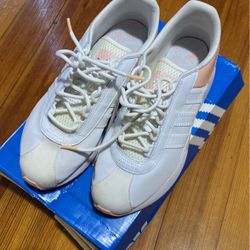 Adidas Sneakers