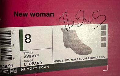 Woman leopard boots