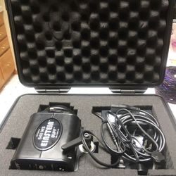 Paul C Buff Einstein 640 with octo soft box and hard case. Barely used.  