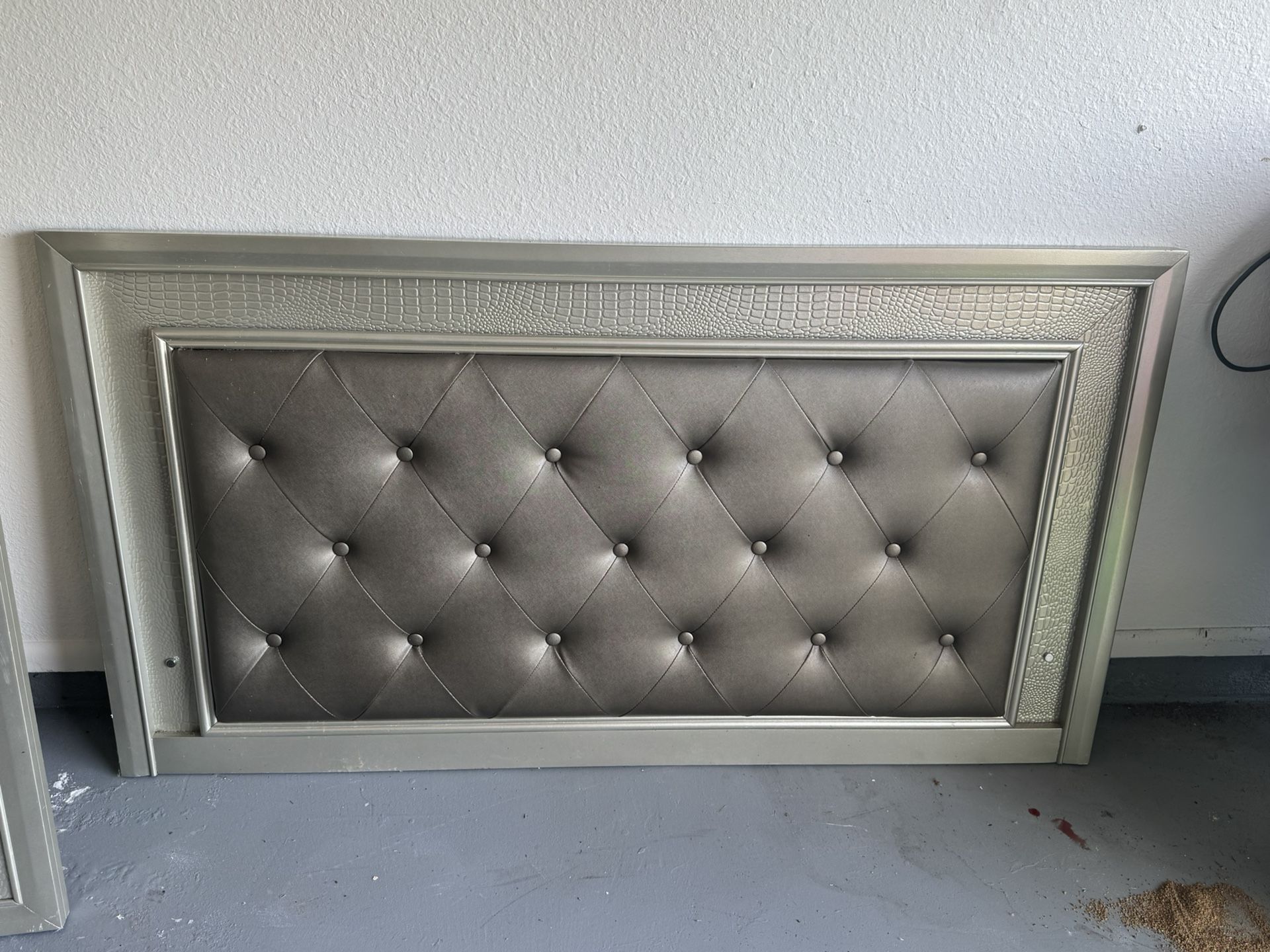 Bed Frame (no Screws)