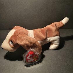 TY Beanie Tracker Dog