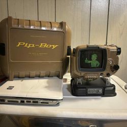Fallout 4 Collector's Edition Pip-Boy W/Case