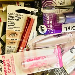 Wholesale Cosmetic Lot (100 Items)
