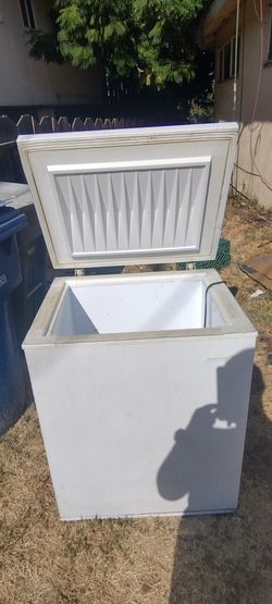 Compact Chest Freezer