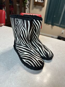 UGGS Women’s Zebra 