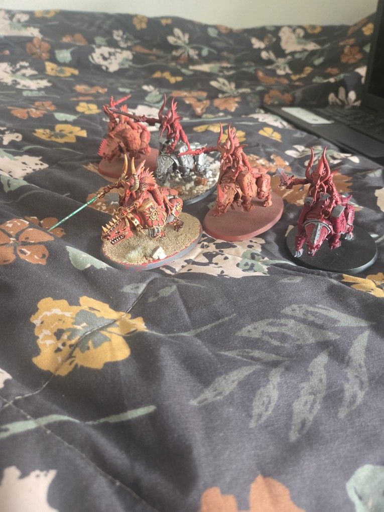 Warhammer 40k 5× Blood Crushers and 5× Flesh Hounds