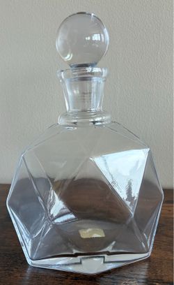 Crate&Barrel HAND-BLOWN CRYSTALLINE GLASS W/ FACETED DESIGN Decanter