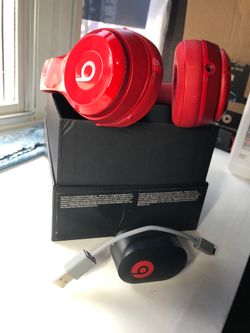 Beats Solo wireless Bluetooth