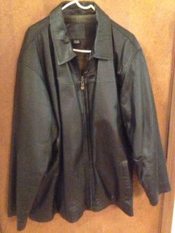 Men's leather coat size XL Like new!
